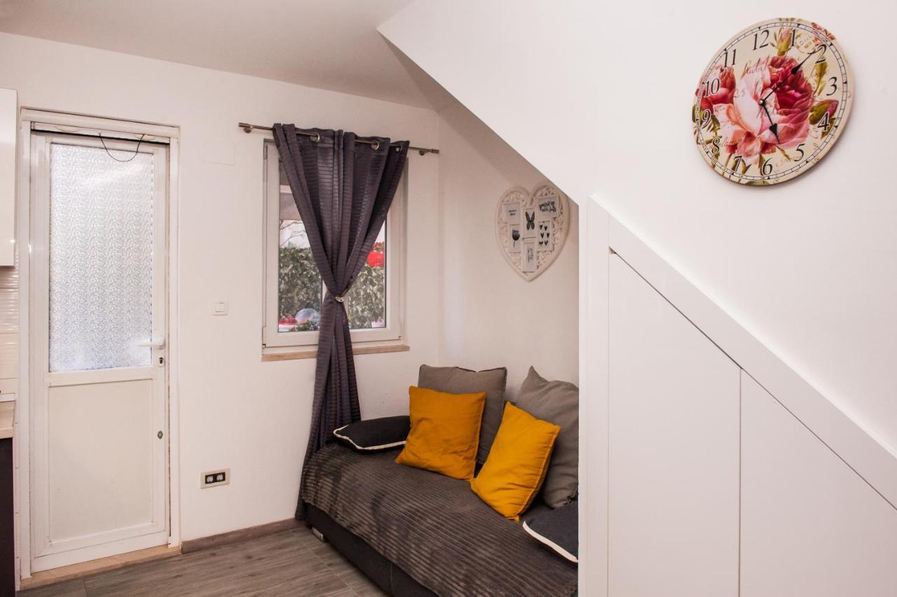 Miki - City Center Apartment With Large Balcony Split Exteriör bild